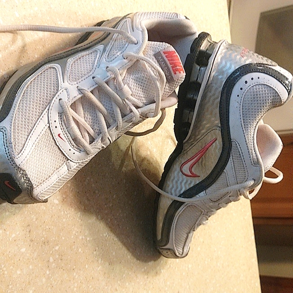 Nike Reax Run 5  Sz 9.5
